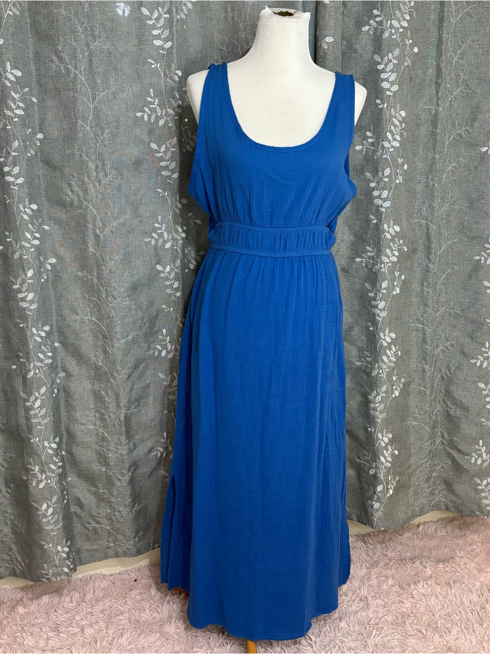 Blue Sleeveless Scoop-Neck Maxi Dress